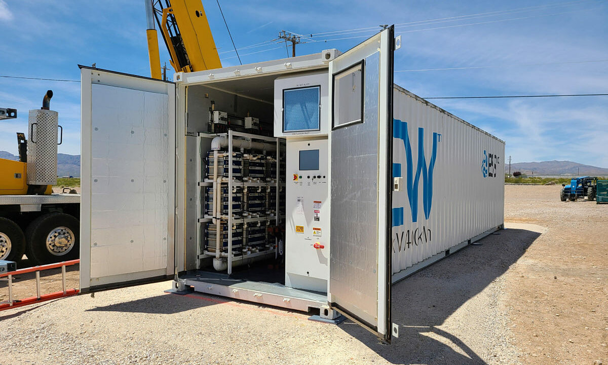 Công nghệ pin sắt bền 16 năm - Nguồn ảnh: vnexpress.net