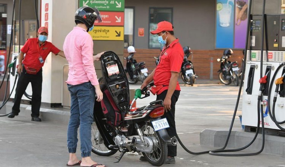 Giá xăng dầu tăng cao - Nguồn ảnh: cafebiz.vn