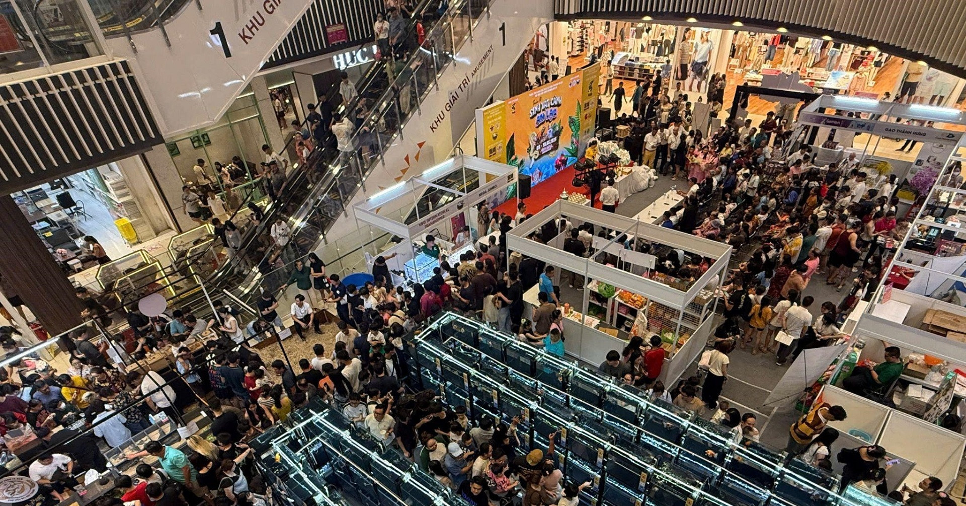 Lý do nhiều gia đình chọn đến Aeon Mall mỗi cuối tuần - Nguồn ảnh: vietnamnet.vn