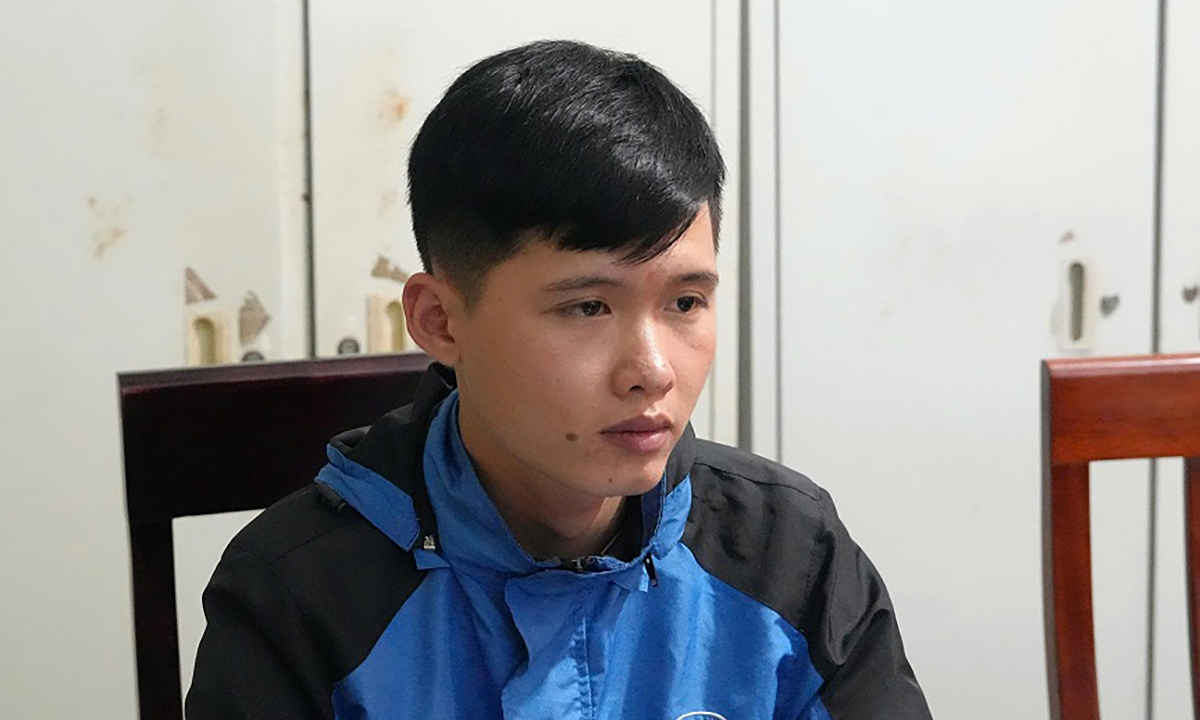 nhân viên giao hàng hoang báo - Nguồn ảnh: vnexpress.net