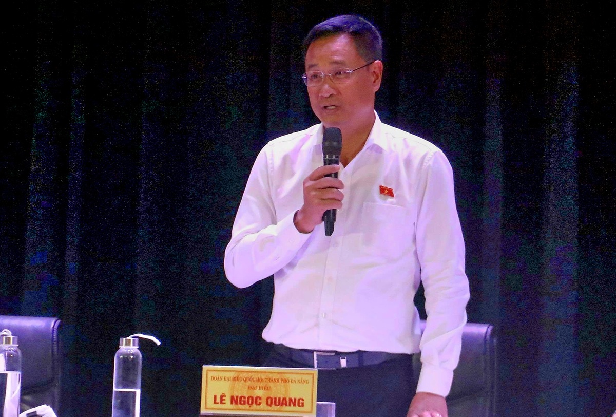 Cán bộ ngồi nhầm chỗ - Nguồn ảnh: vtcnews.vn