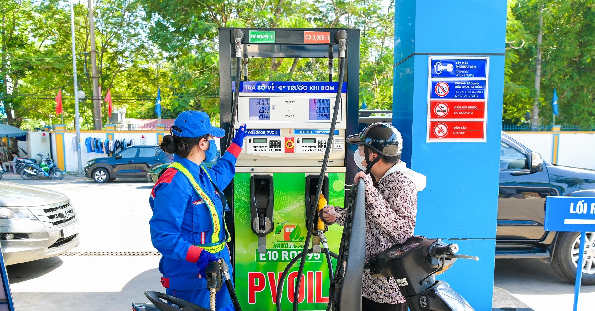 Cửa hàng xăng dầu PVOIL bán xăng E10 - Nguồn ảnh: vietnamnet.vn