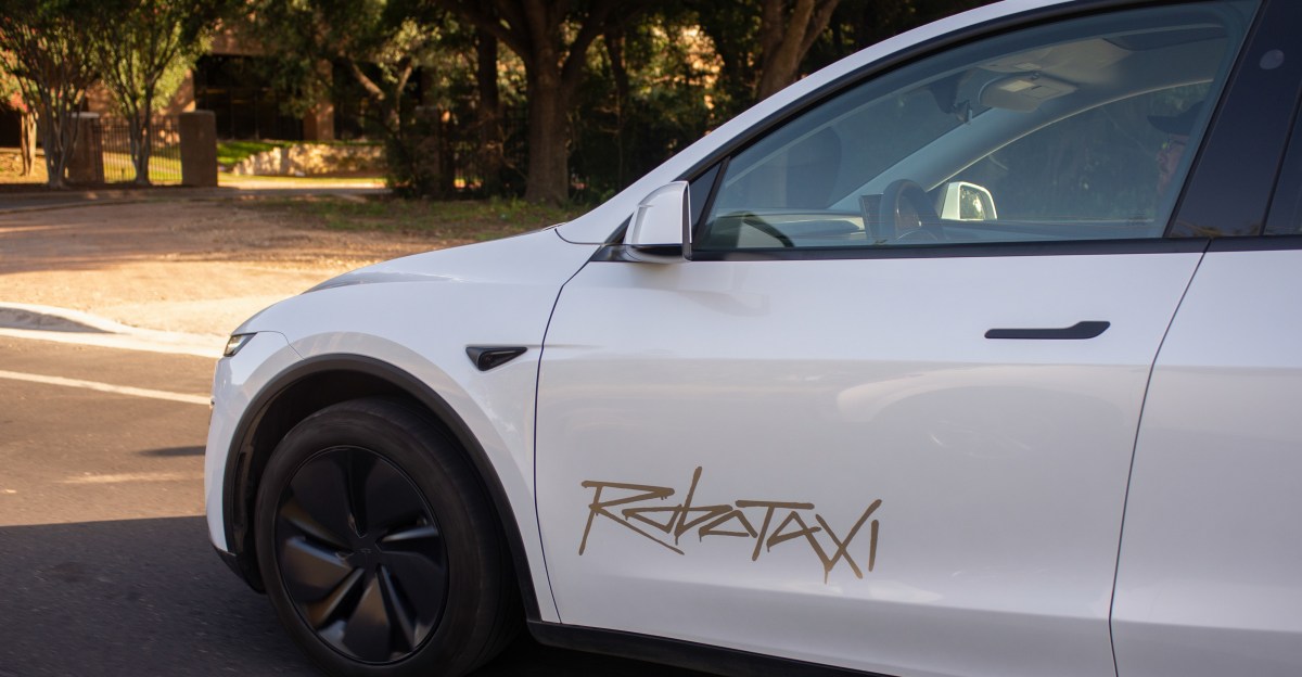 Tesla FSD đạt ngưỡng 10 tỷ dặm - Nguồn ảnh: theverge.com