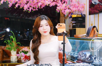 Ảnh minh họa từ ${$node["Webhook1"].json.body.source_name} về tài chính