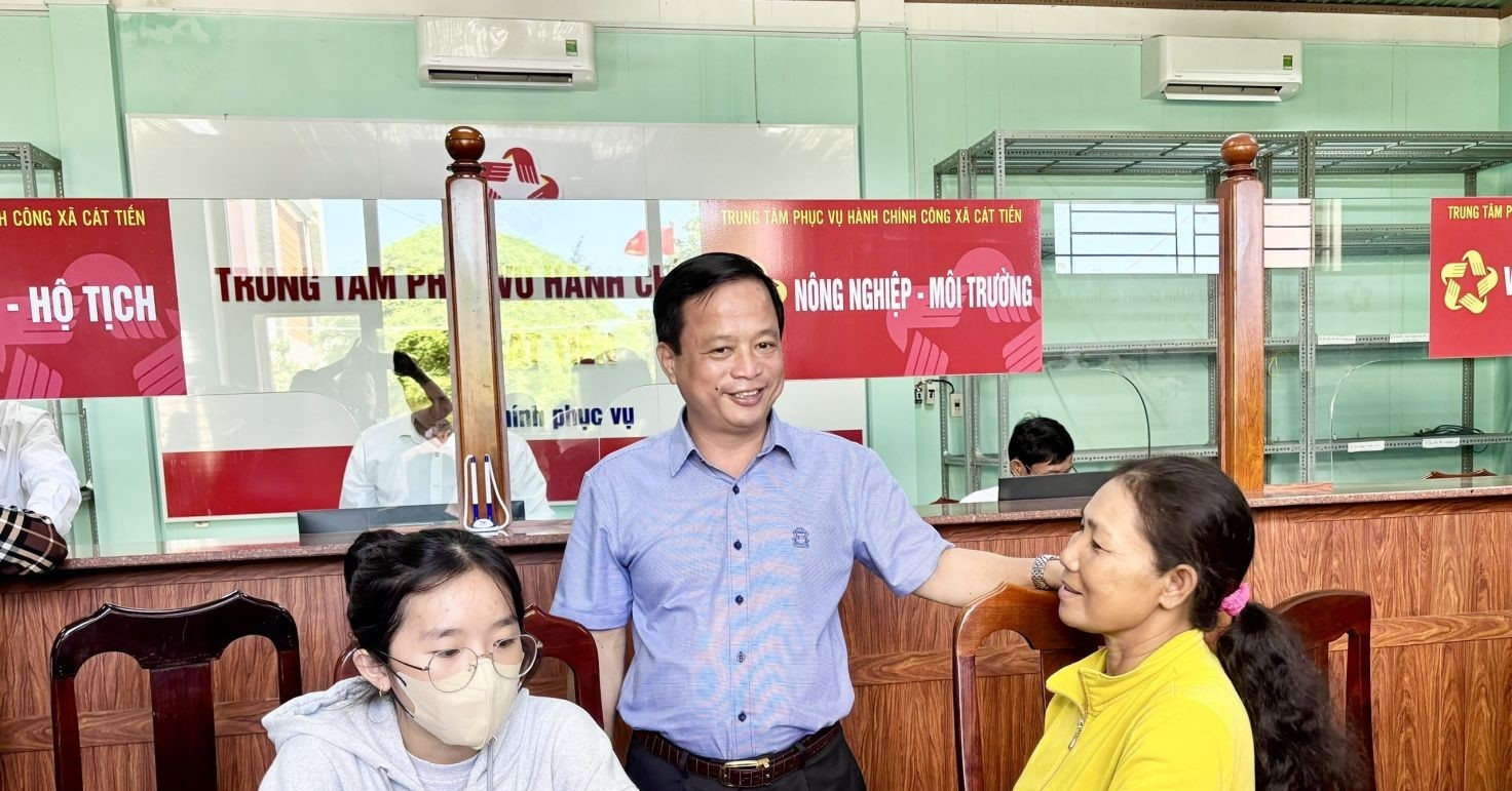 Phục vụ người dân và doanh nghiệp - Nguồn ảnh: vietnamnet.vn