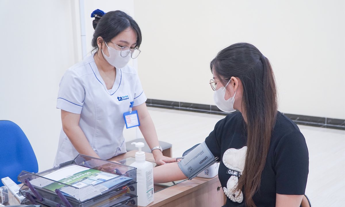 Dấu hiệu mỡ máu cao - Nguồn ảnh: vnexpress.net